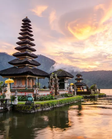 Temple Pura Ulun Danu Bali Fleuve