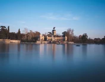 Madrid Fleuve Monument Forêt